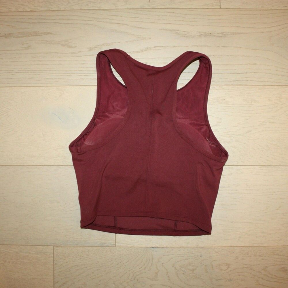 All in Motion Red Sleeveless Fitted Crop Tank Top - Picture 2 of 4